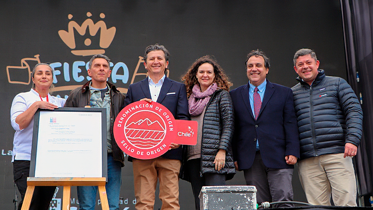 Ceremonia de entrega del reconocimiento de Denominación de Origen a las Longanizas de Chillán por parte de INAPI