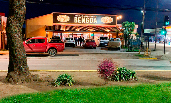 Fachada de la tienda Cecinas Bengoa